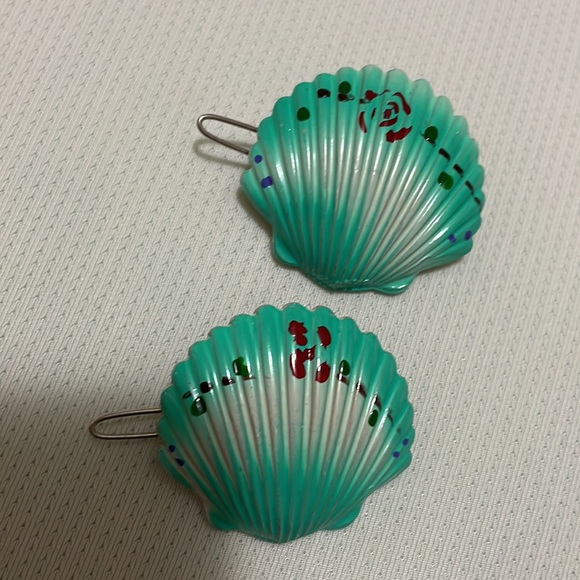 Vintage Shell Barettes - Picture 4 of 11